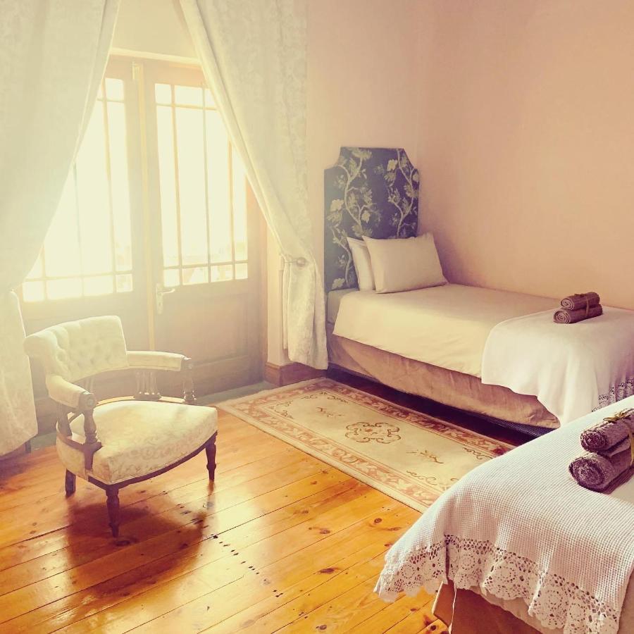 Lord Carnarvon Guesthouse Екстериор снимка