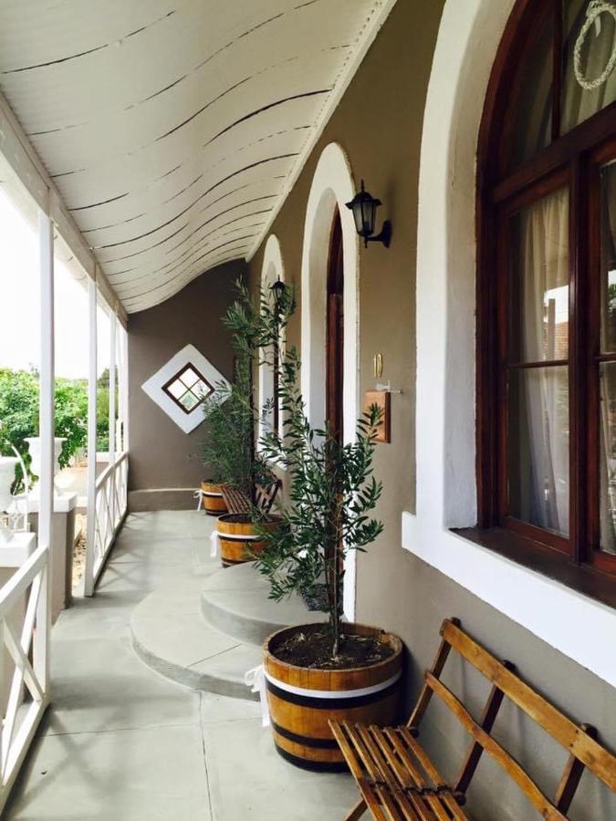 Lord Carnarvon Guesthouse Екстериор снимка