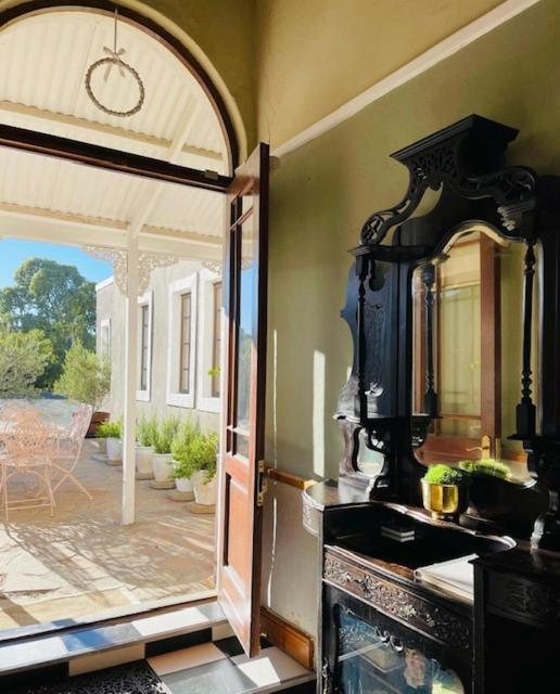 Lord Carnarvon Guesthouse Екстериор снимка